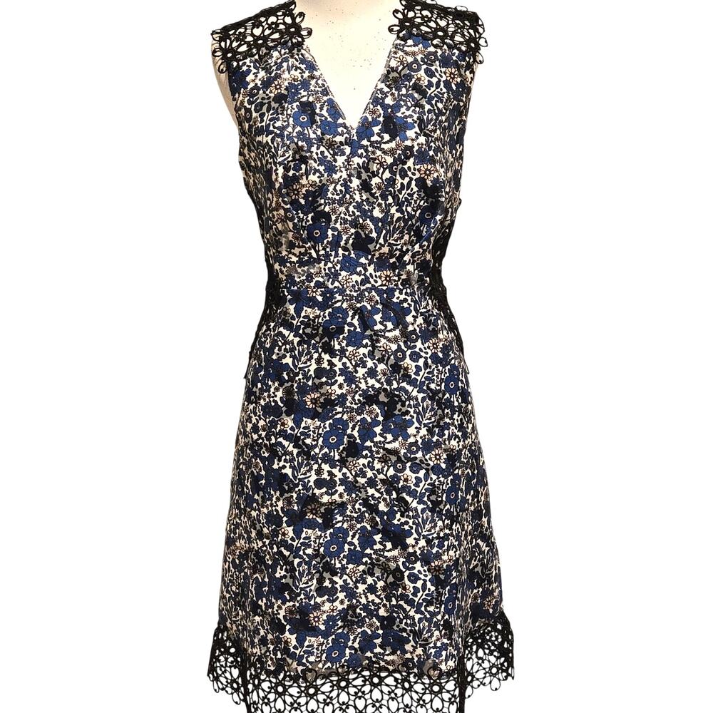 Elie Tahari Floral Burnout Cocktail Dress 4 V-Neck Blue Black Soutache Lace - Picture 2 of 11